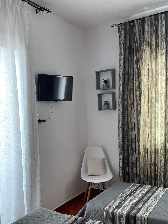Milos Inn Adamantas  Exterior photo