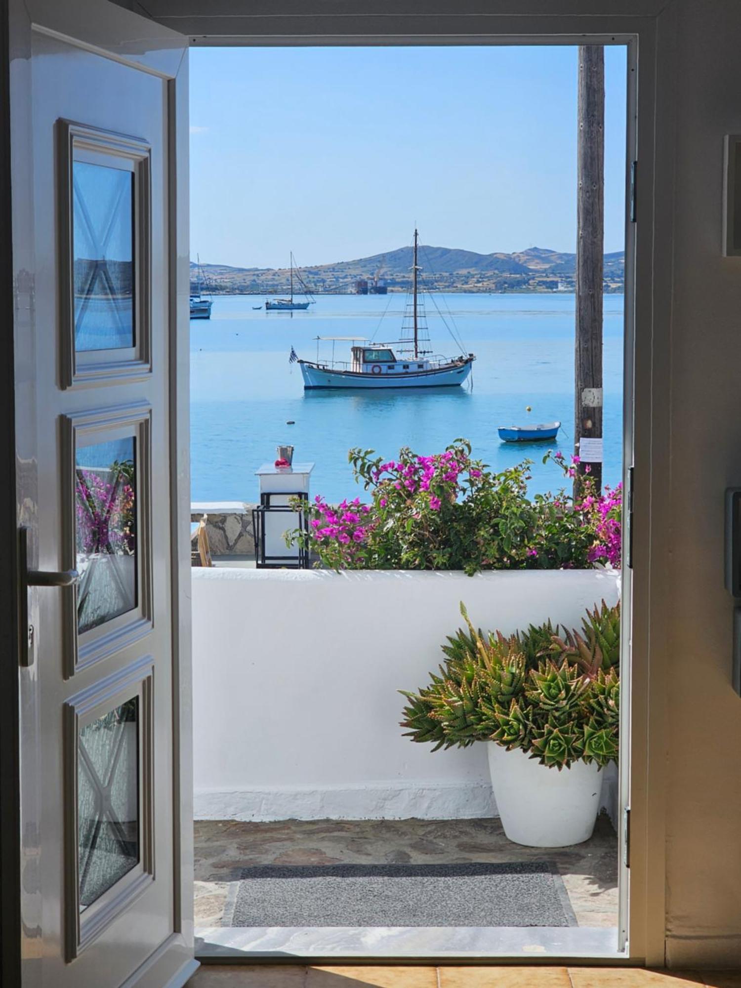 Milos Inn Adamantas  Exterior photo